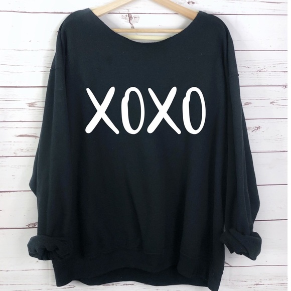 Graphic XOXO Slouch Neck Long Sleeve Sweatshirt - Picture 1 of 2